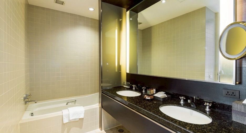 For rent 2 bedrooms condo in Khlong Toei, Bangkok