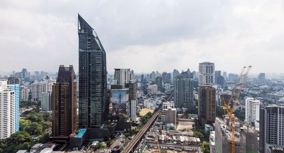 For rent 2 bedrooms condo in Khlong Toei, Bangkok