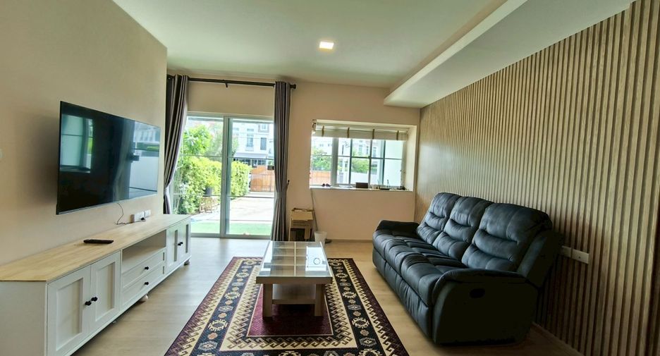 For rent 3 bedrooms townhouse in Prawet, Bangkok