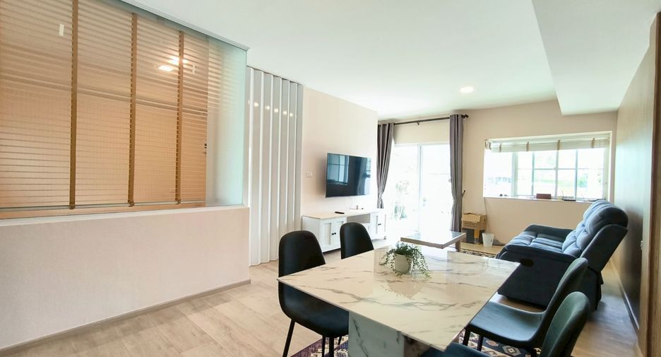 For rent 3 bedrooms townhouse in Prawet, Bangkok