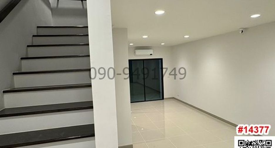 For rent 4 bedrooms townhouse in Bang Khen, Bangkok