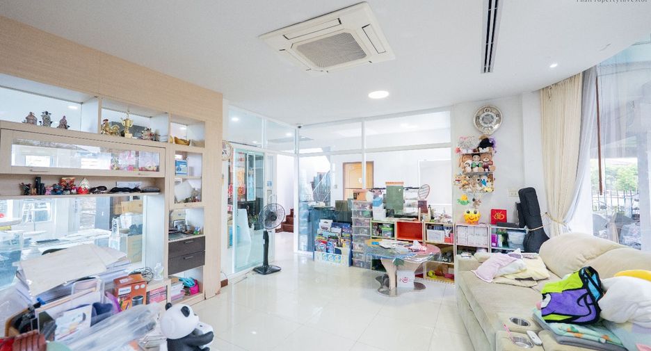 Haus zum Kauf mit 4 Zimmer in Bang Bon, Bangkok