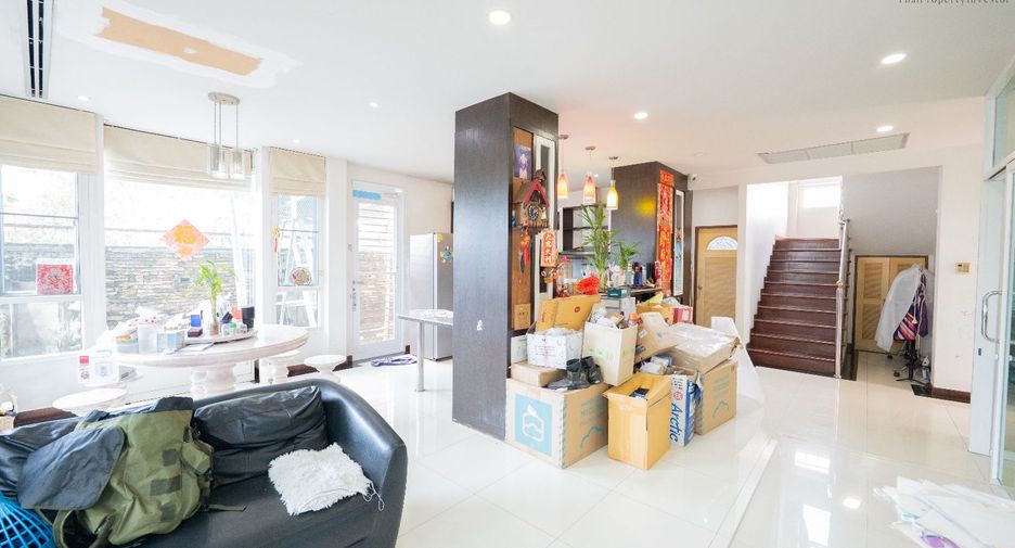 Haus zum Kauf mit 4 Zimmer in Bang Bon, Bangkok