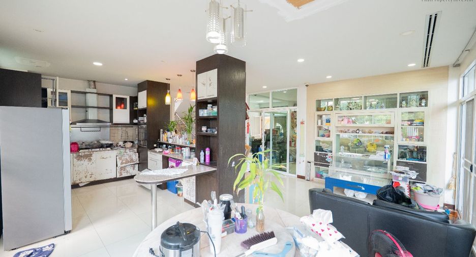 Haus zum Kauf mit 4 Zimmer in Bang Bon, Bangkok