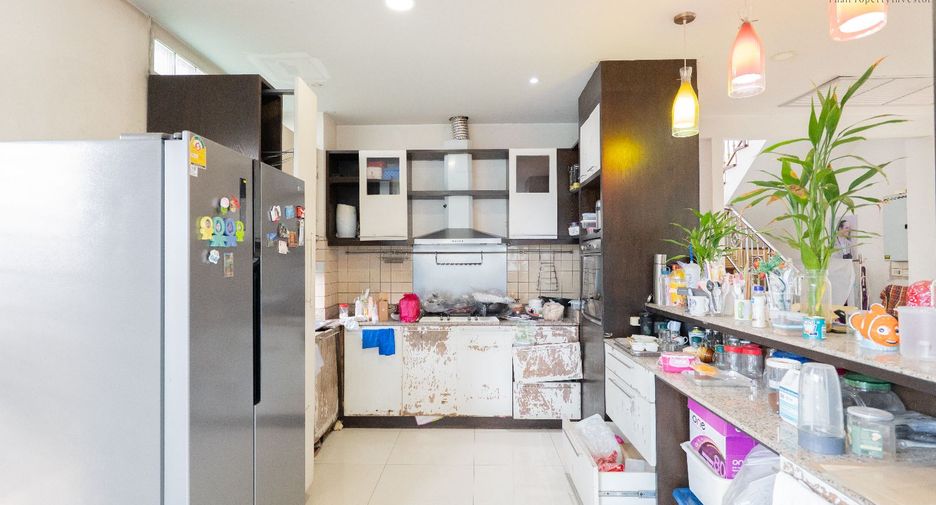 Haus zum Kauf mit 4 Zimmer in Bang Bon, Bangkok