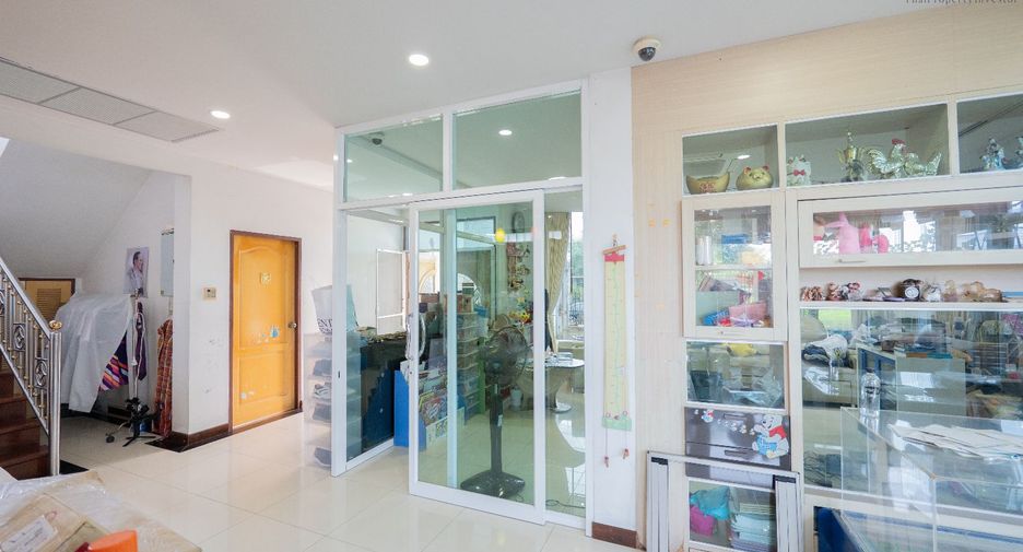 Haus zum Kauf mit 4 Zimmer in Bang Bon, Bangkok