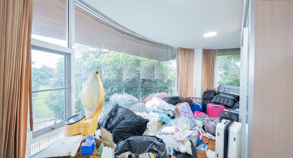 Haus zum Kauf mit 4 Zimmer in Bang Bon, Bangkok