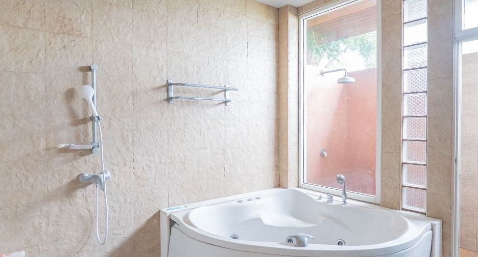 Haus zum Kauf mit 4 Zimmer in Bang Bon, Bangkok