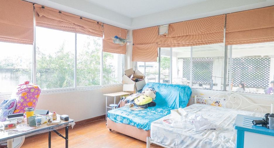 Haus zum Kauf mit 4 Zimmer in Bang Bon, Bangkok