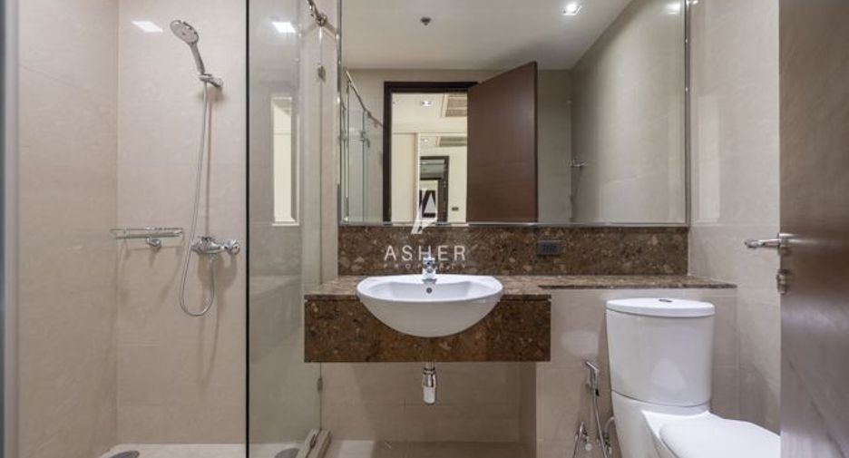 For rent 4 bedrooms condo in Khlong Toei, Bangkok