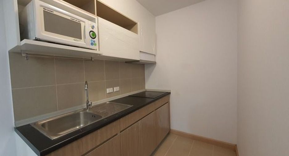 For rent 2 bedrooms condo in Huai Khwang, Bangkok