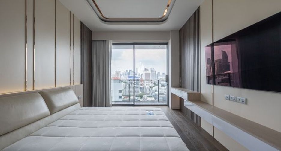For rent 3 bedrooms condo in Watthana, Bangkok