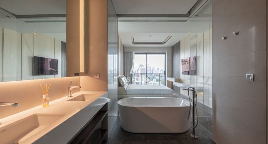For rent 3 bedrooms condo in Watthana, Bangkok