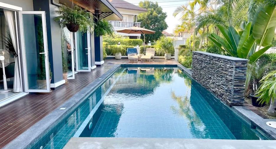 For rent and for sale 4 bedrooms house in San Kamphaeng, Chiang Mai