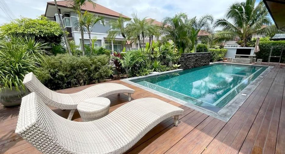 For rent and for sale 4 bedrooms house in San Kamphaeng, Chiang Mai