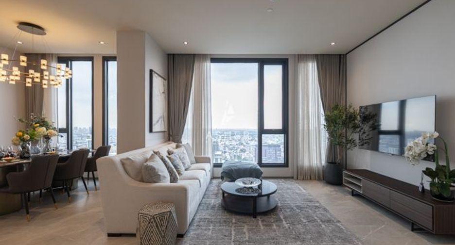 Condo en alquiler de 3 habitaciones en Khlong Toei, Bangkok