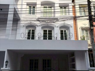出租 3 卧室 联排别墅 在 Phasi Charoen, 曼谷
