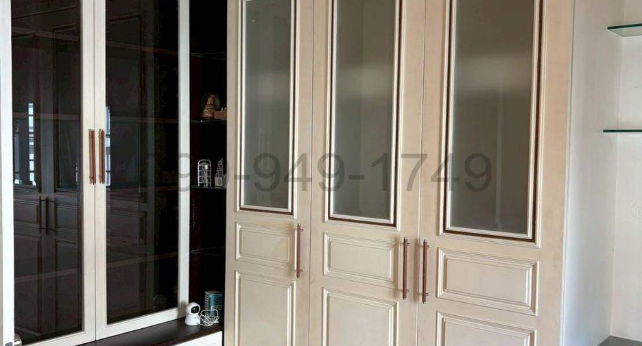 À louer 3 chambres maison de ville à Phasi Charoen, Bangkok