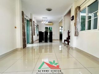 For sale 4 bed townhouse in Khlong Sam Wa, Bangkok