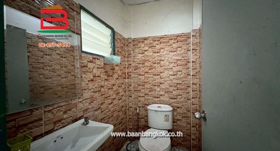 For rent and for sale 2 bedrooms townhouse in Sai Noi, Nonthaburi