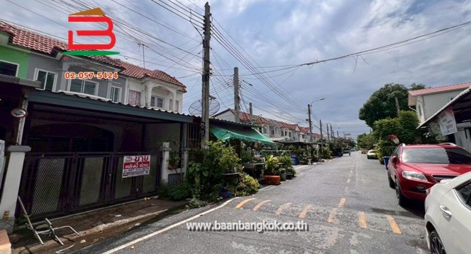 For rent and for sale 2 bedrooms townhouse in Sai Noi, Nonthaburi