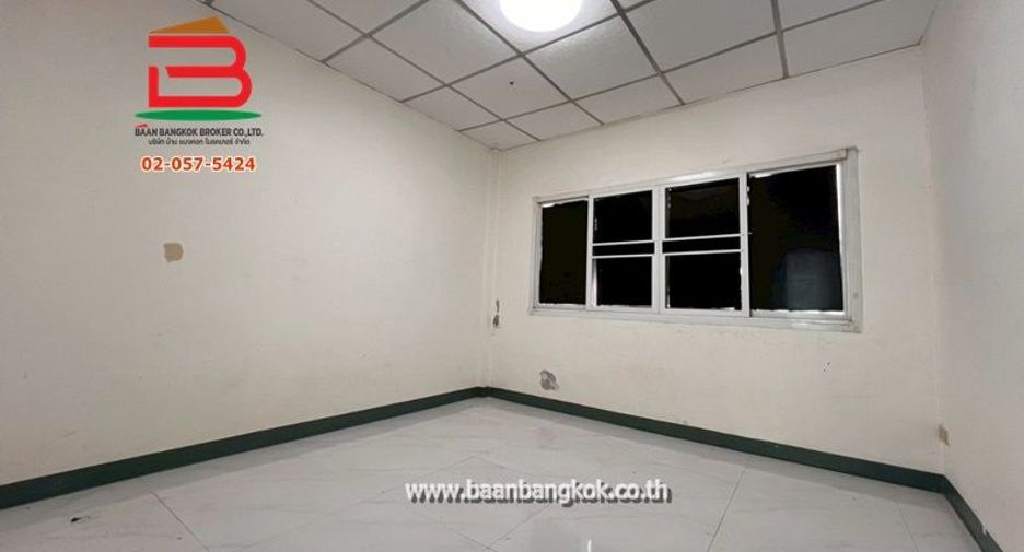 For rent and for sale 2 bedrooms townhouse in Sai Noi, Nonthaburi
