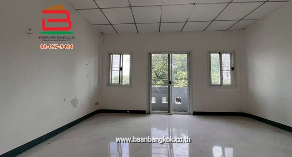 For rent and for sale 2 bedrooms townhouse in Sai Noi, Nonthaburi