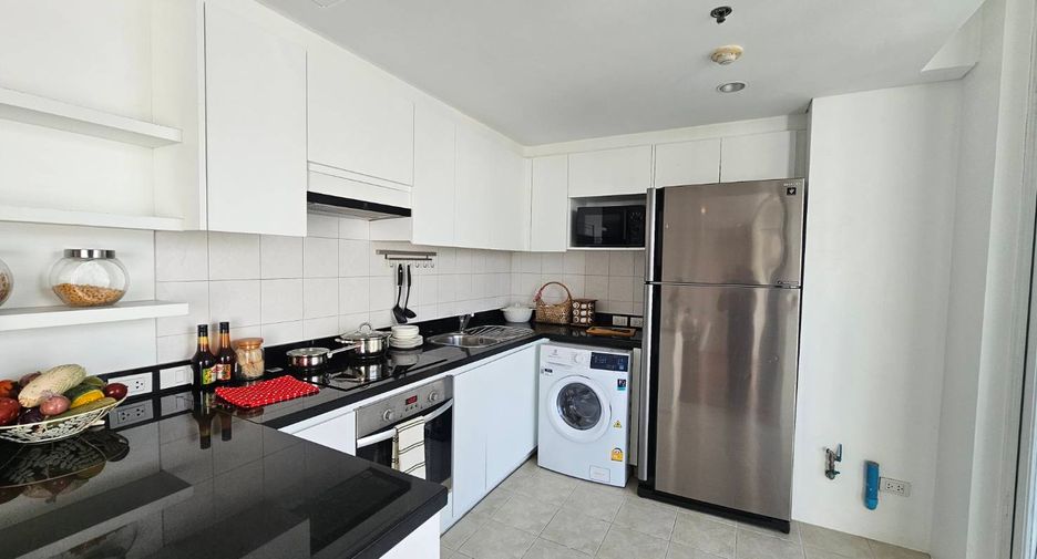 For rent 4 ベッドルーム serviced apartment in Phra Khanong, Bangkok