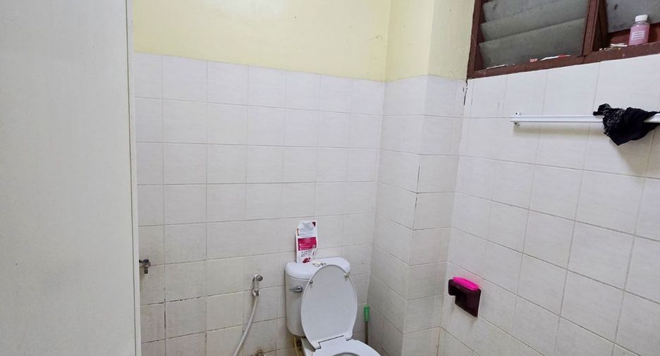 For sale 3 bedrooms retail Space in Chatuchak, Bangkok