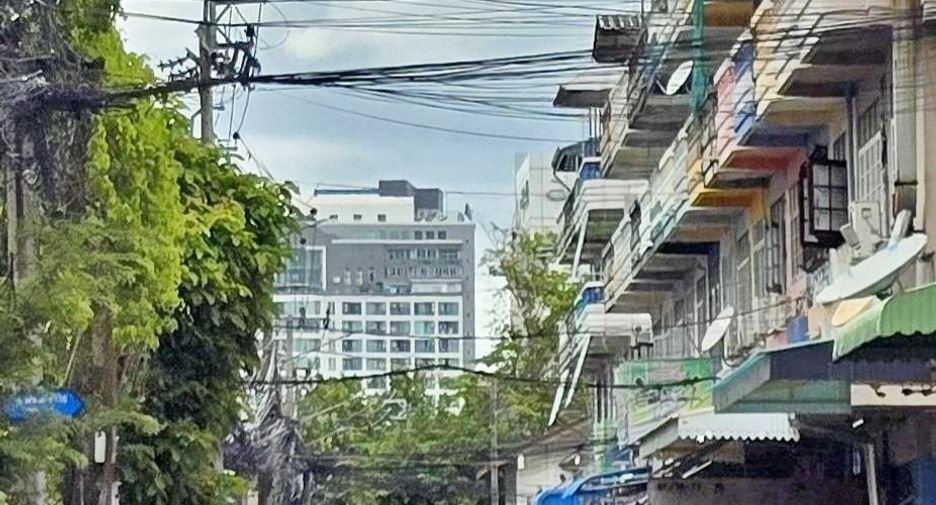 For sale 3 bedrooms retail Space in Chatuchak, Bangkok