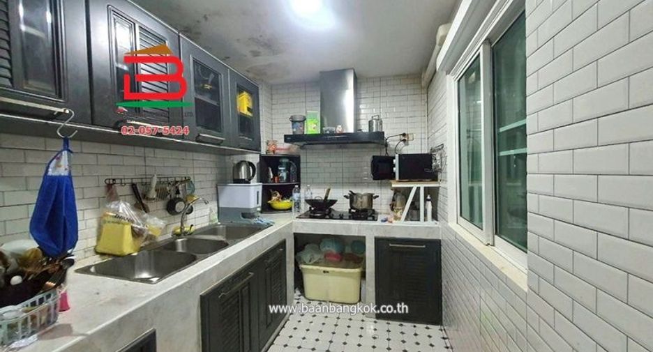 For sale 4 bedrooms townhouse in Sai Mai, Bangkok