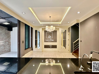 Reihenhaus zur Miete und zum Kauf mit 2 Zimmer in Watthana, Bangkok