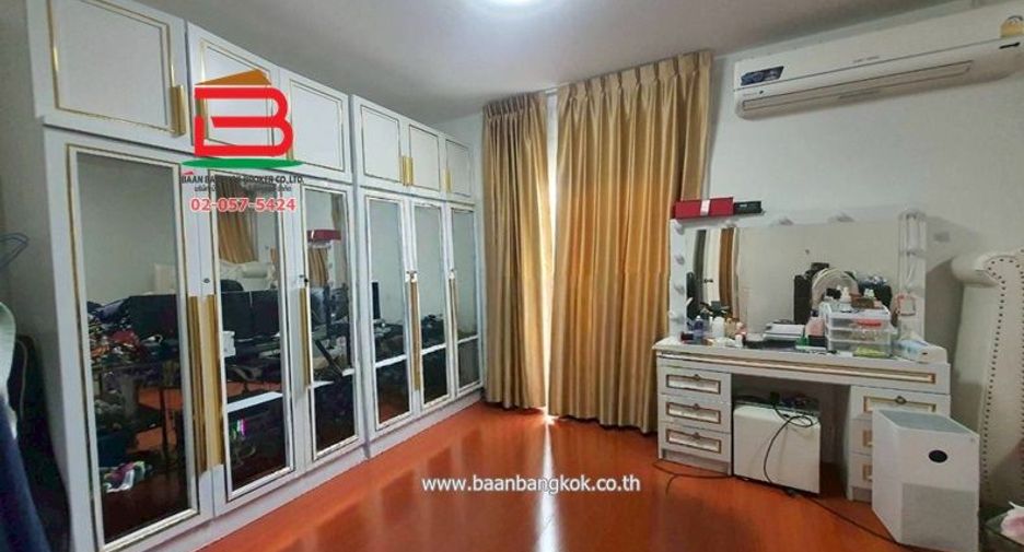 Casa en venta de 4 habitaciones en Lam Luk Ka, Pathum Thani