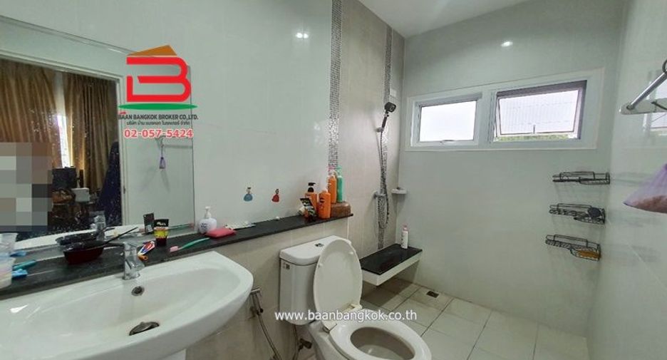 Casa en venta de 4 habitaciones en Lam Luk Ka, Pathum Thani