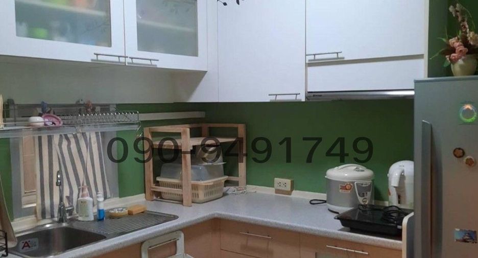 For rent 3 bedrooms townhouse in Lat Phrao, Bangkok