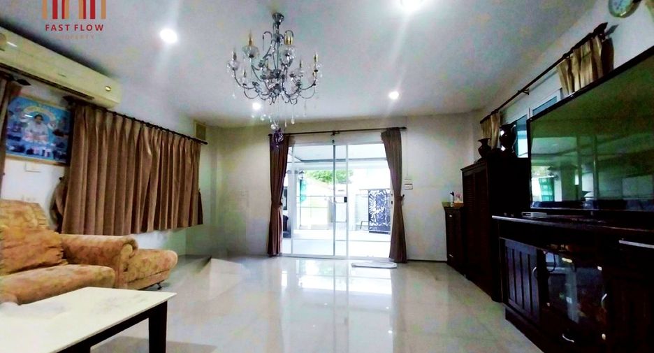 For sale 4 bedrooms house in Mueang Pathum Thani, Pathum Thani