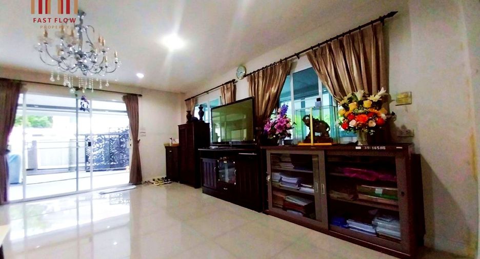 For sale 4 bedrooms house in Mueang Pathum Thani, Pathum Thani