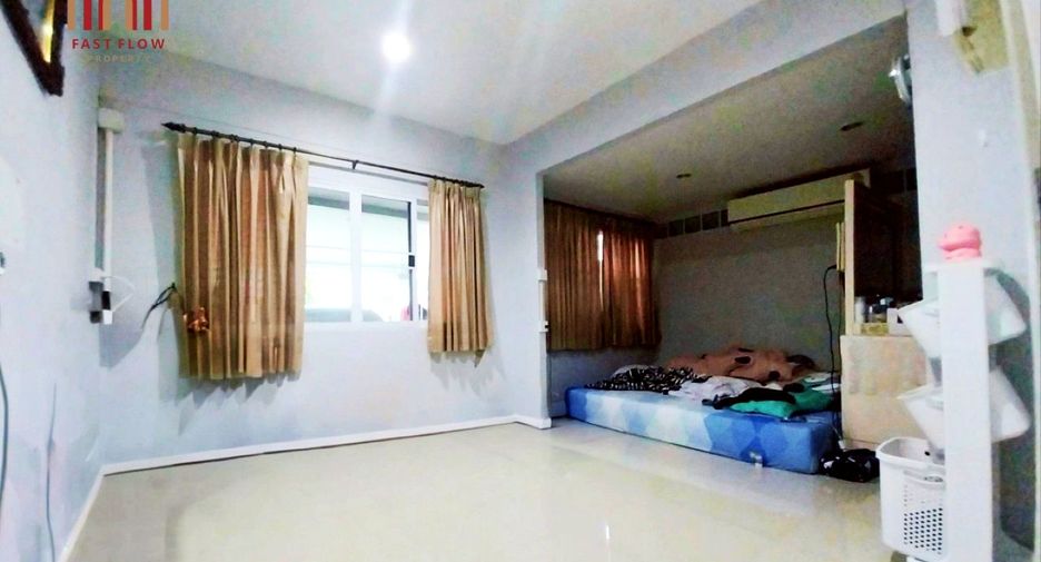 For sale 4 bedrooms house in Mueang Pathum Thani, Pathum Thani