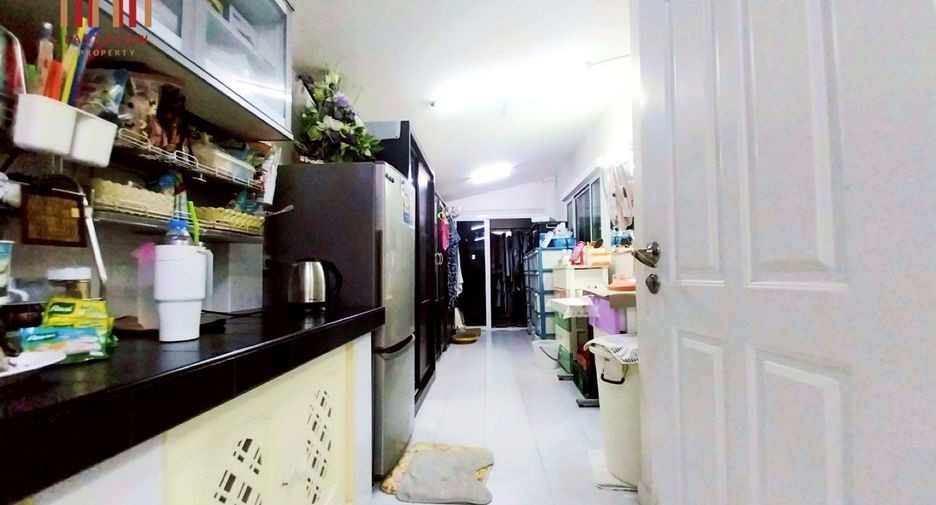 For sale 4 bedrooms house in Mueang Pathum Thani, Pathum Thani