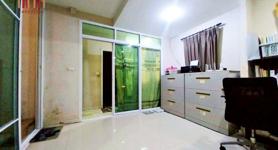 For sale 4 bedrooms house in Mueang Pathum Thani, Pathum Thani