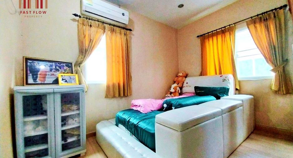 For sale 4 bedrooms house in Mueang Pathum Thani, Pathum Thani