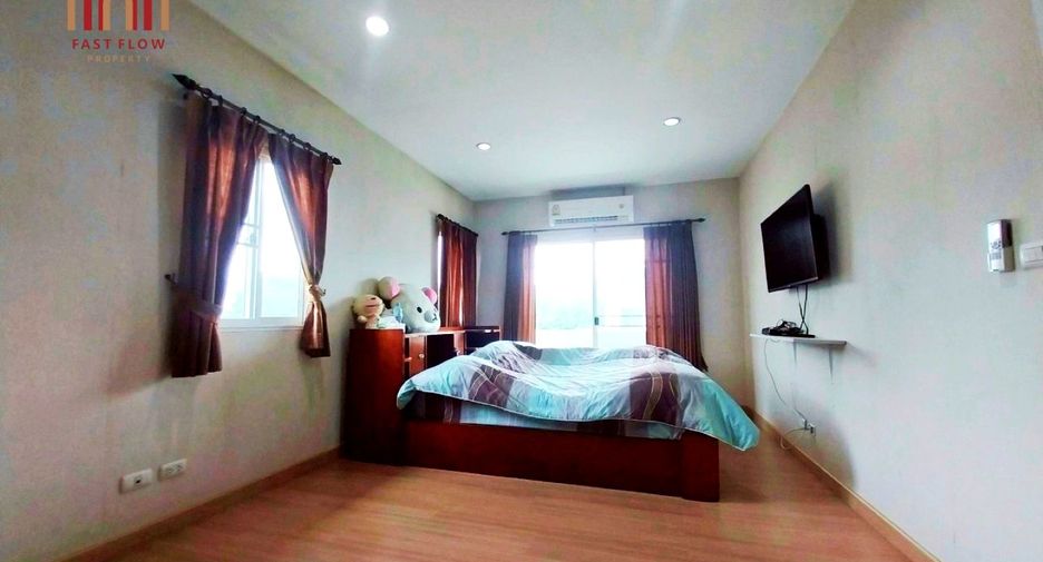 For sale 4 bedrooms house in Mueang Pathum Thani, Pathum Thani