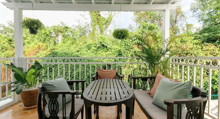 For rent 5 bedrooms villa in Mueang Chiang Mai, Chiang Mai