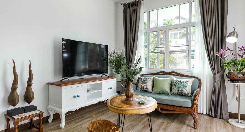 For rent 5 bedrooms villa in Mueang Chiang Mai, Chiang Mai