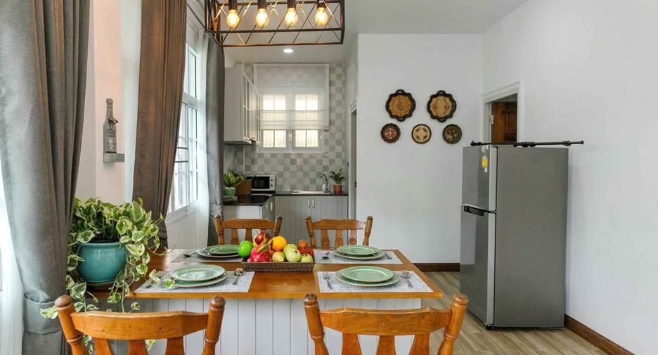 For rent 5 bedrooms villa in Mueang Chiang Mai, Chiang Mai