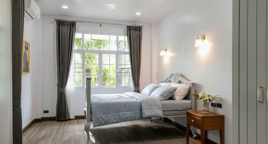 For rent 5 bedrooms villa in Mueang Chiang Mai, Chiang Mai