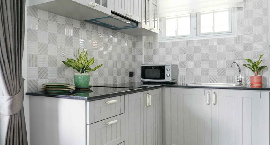 For rent 5 bedrooms villa in Mueang Chiang Mai, Chiang Mai