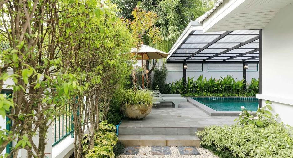 For rent 5 bedrooms villa in Mueang Chiang Mai, Chiang Mai