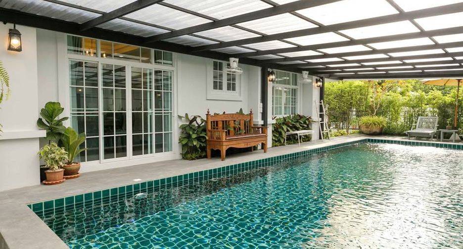 For rent 5 bedrooms villa in Mueang Chiang Mai, Chiang Mai