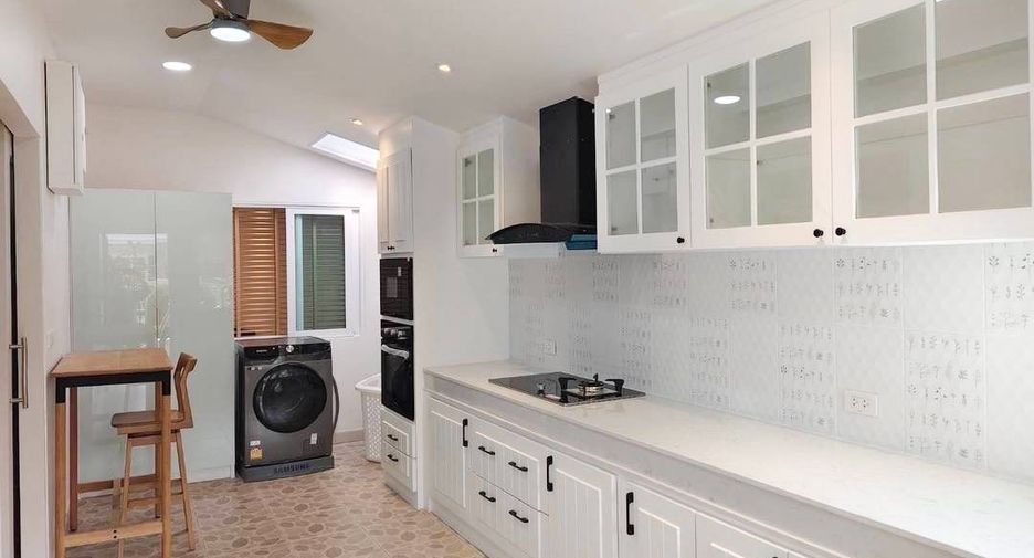 For rent 4 bedrooms villa in Hang Dong, Chiang Mai
